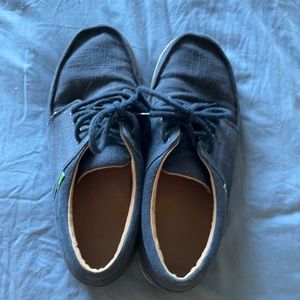 Sanuk size 12 navy lace up shoes